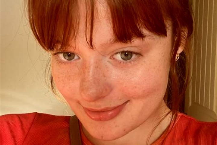 Chloe, 24, a red green-eyed caribbean companion based in Edesheim. Offering Dinner Date, Deep French Kissing. Available for incall and outcall, day and eveni...