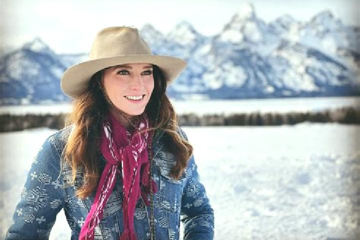 Chloe, 24 — Escort in Cut Bank, United States