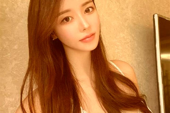 Chloe, 24 — Escort in Dafasi, China