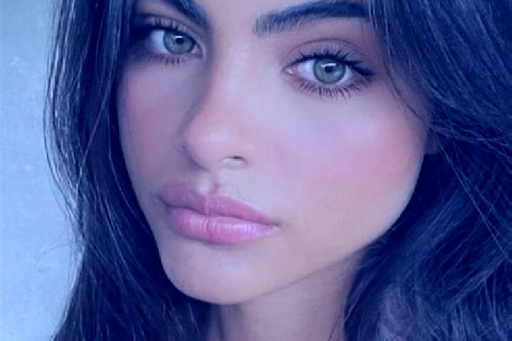 Chloe, 25, a black hazel-eyed european companion based in Tirora. Offering 69, CIM, GFE, Travel Companion, Massage. Available for incall and outcall, overnig...