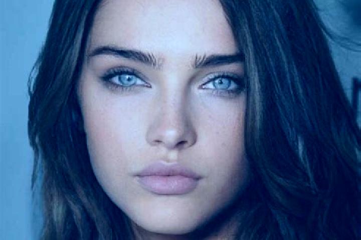 Chloe, 25, a brunette amber-eyed caribbean companion based in Ruinas. Offering Prostate Massage, Girlfriend Experience, Deep French Kissing. Available for in...