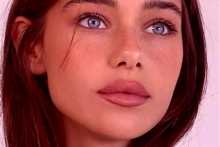 Chloe, 25, a brunette blue-eyed middle eastern companion based in Alba de Cerrato. Offering Overnight, Tantra, CIM, OWO. Available for incall and outcall, ov...