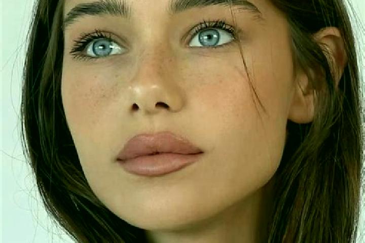 Chloe, 25, a brunette grey-eyed caucasian companion based in Bindolo. Offering Deep French Kissing, Striptease, Roleplay, Duos. Available for incall and outc...