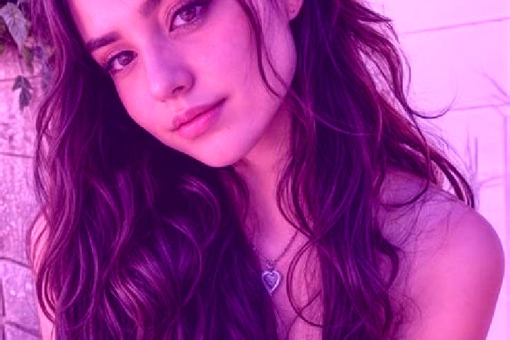 Chloe, 25, a brunette hazel-eyed caribbean companion based in Urmenis. Offering Fetish, Prostate Massage, Massage. Available for incall and outcall, day and ...