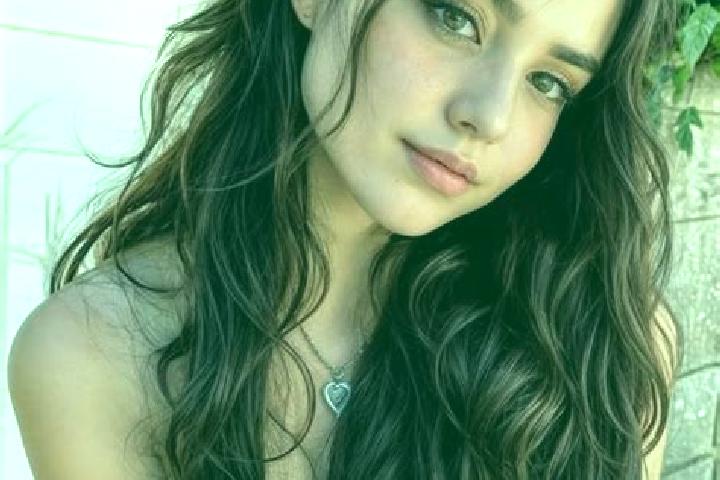 Chloe, 25, a brunette hazel-eyed slavic companion based in Faraoanele. Offering BDSM, Deep French Kissing, Party Girl, Massage. Available for incall and outc...