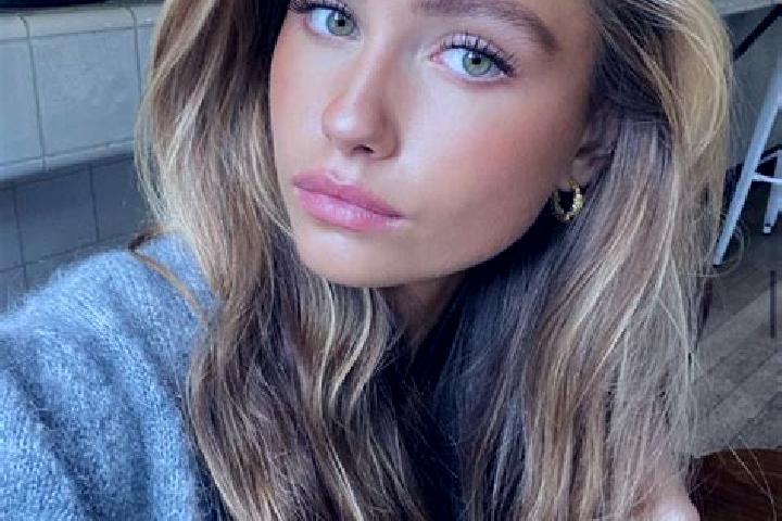Chloe, 25, a dark blonde hazel-eyed mixed companion based in Santa Cruz de Pinares. Offering Party Girl, CIM, 69. Available for incall and outcall, day and e...