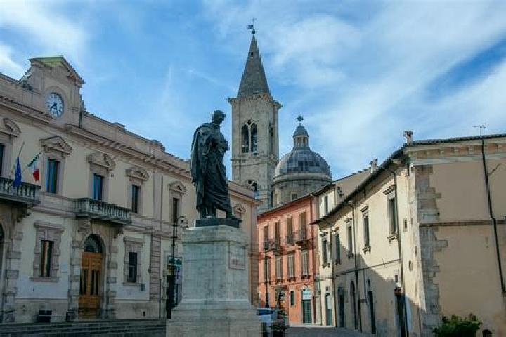 Chloe, 25 — Escort in Castiglione Messer Raimondo, Italy