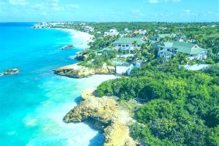 Chloe, 25 — Escort in West End Village, Anguilla