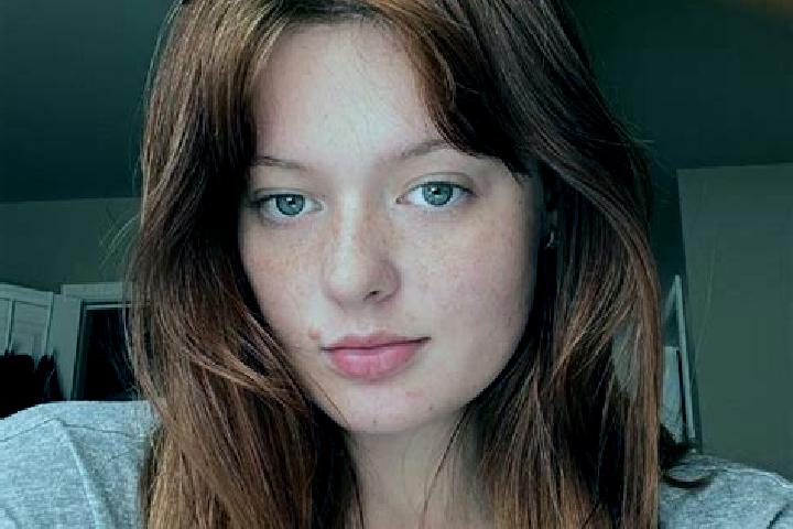 Chloe, 26, a auburn brown-eyed indian companion based in Sankt Leonhard am Forst. Offering Dinner Date, Prostate Massage, Fetish, Erotic Massage, BDSM. Avail...