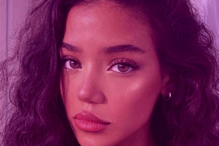Chloe, 26, a black brown-eyed caucasian companion based in Dobrun . Offering OWO, Girlfriend Experience, Deep French Kissing, Overnight. Available for incall...
