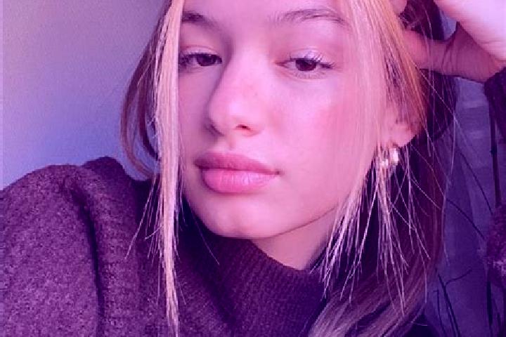 Chloe, 26, a blonde brown-eyed indian companion based in Capafonts. Offering Deep French Kissing, Roleplay, Fetish, Duos. Available for incall and outcall, d...