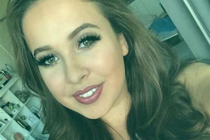 Chloe, 26, a brunette amber-eyed european companion based in Gbawe. Offering Striptease, Tantra, BDSM. Available for incall and outcall, day and evening dates.