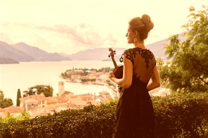 Chloe, 26 — Escort in Bernstein, Austria