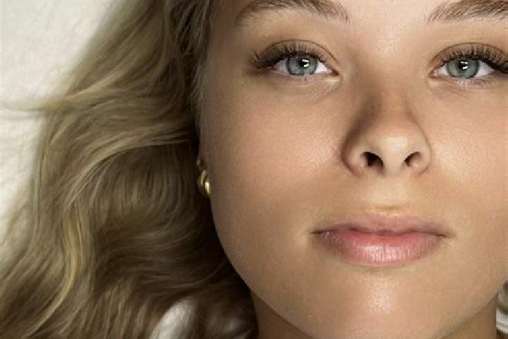 Chloe, 26 — Escort in Jurbise, Belgium