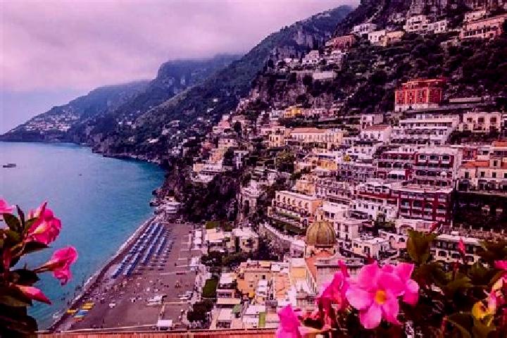 Chloe, 26 — Escort in Pasiano, Italy