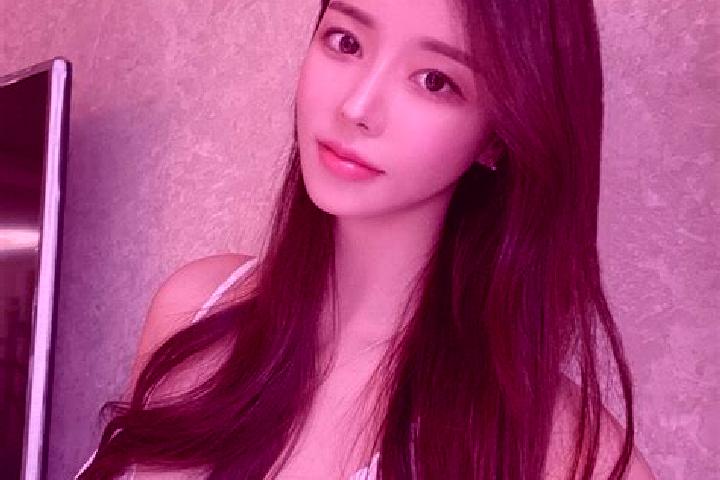 Chloe, 26 — Escort in Shipaidong, China