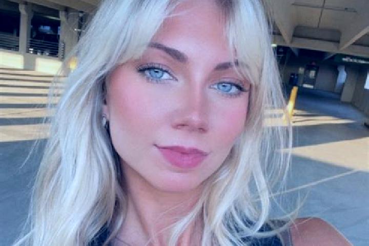 Chloe, 26 — Escort in South Weldon, United States