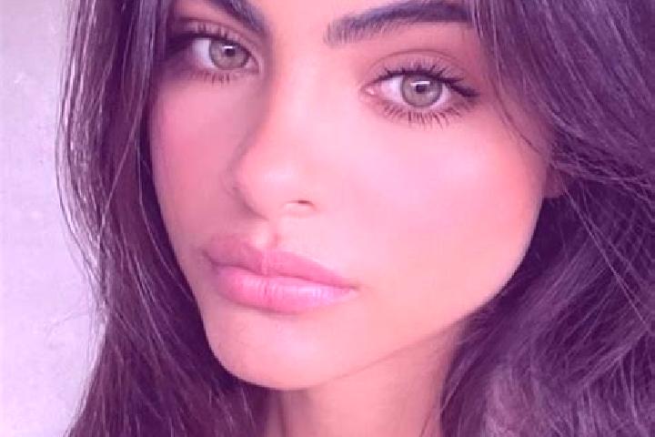 Chloe, 27, a black dark-eyed indian companion based in Carlsborg. Offering Striptease, Dinner Date, Roleplay. Available for incall and outcall, day and eveni...
