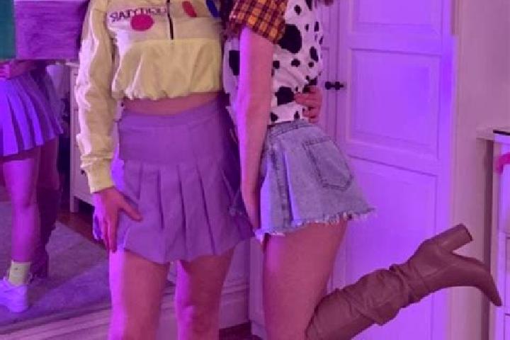 Chloe, 27, a blonde amber-eyed latina companion based in Karlshuld. Offering Duos, Party Girl, Tantra. Available for incall and outcall, overnight bookings a...
