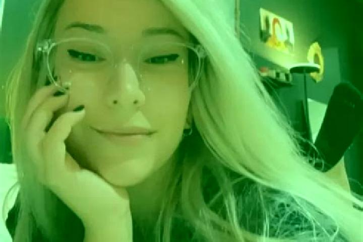 Chloe, 27, a blonde amber-eyed mediterranean companion based in Yuwan. Offering Overnight, GFE, Girlfriend Experience, Erotic Massage. Available for incall a...