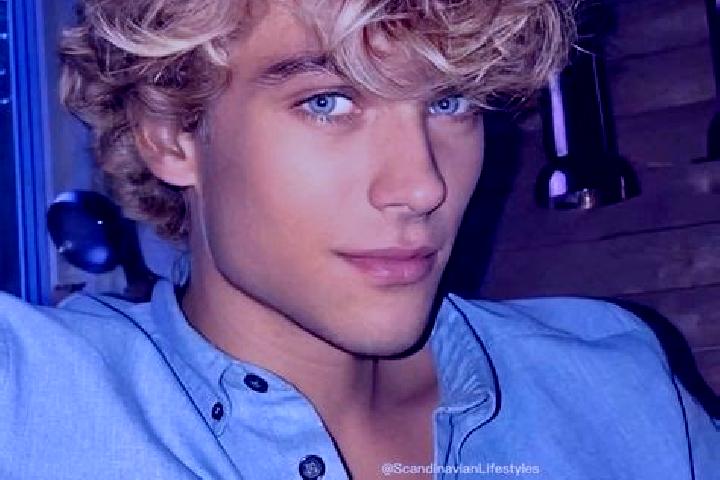 Chloe, 27, a blonde blue-eyed middle eastern companion based in El Santo. Offering Roleplay, Deep French Kissing, Massage, A-Level. Available for incall and ...