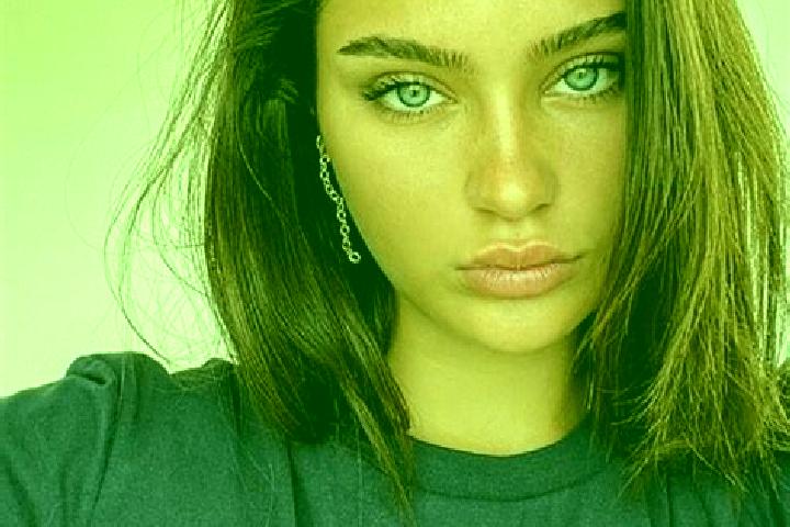 Chloe, 27, a brunette blue-eyed indian companion based in Chornobay. Offering Tantra, Roleplay, Overnight, Striptease. Available for incall and outcall, over...