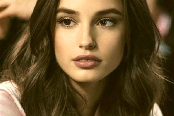Chloe, 27, a brunette brown-eyed mediterranean companion based in Prittitz. Offering 69, Tantra, Erotic Massage. Available for incall and outcall, overnight ...