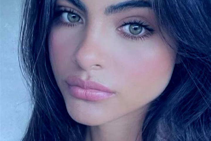 Chloe, 27, a brunette green-eyed slavic companion based in Thornton Heath. Offering CIM, Fetish, A-Level. Available for incall and outcall, overnight booking...