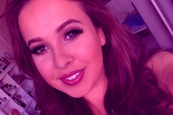 Chloe, 27, a chestnut amber-eyed ebony companion based in Alkhan-Kala. Offering Party Girl, Dinner Date, Tantra, Overnight, Prostate Massage. Available for i...