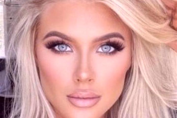 Chloe, 27, a platinum blonde hazel-eyed asian companion based in Manzanares. Offering Deep French Kissing, 69, Party Girl, Erotic Massage, Tantra. Available ...
