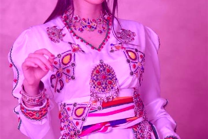 Chloe, 27 — Escort in Azazga, Algeria