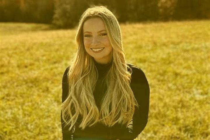 Chloe, 27 — Escort in Coker, United States