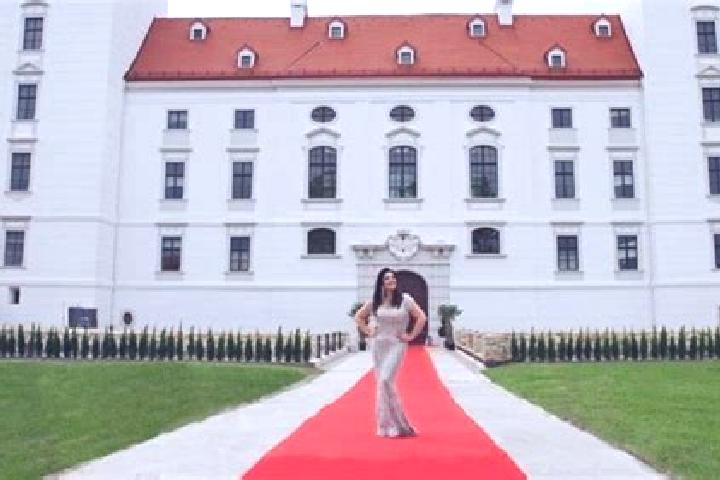 Chloe, 27 — Escort in Ebenfurth, Austria