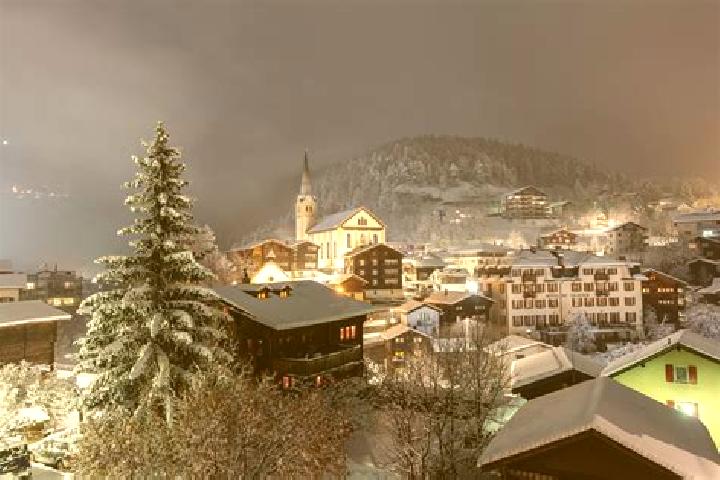 Chloe, 27 — Escort in Fiesch, Switzerland
