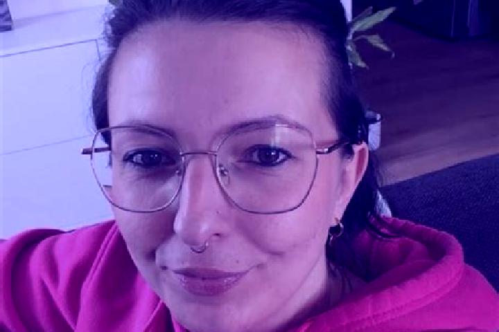 Chloe, 27 — Escort in Grossbreitenbach, Germany