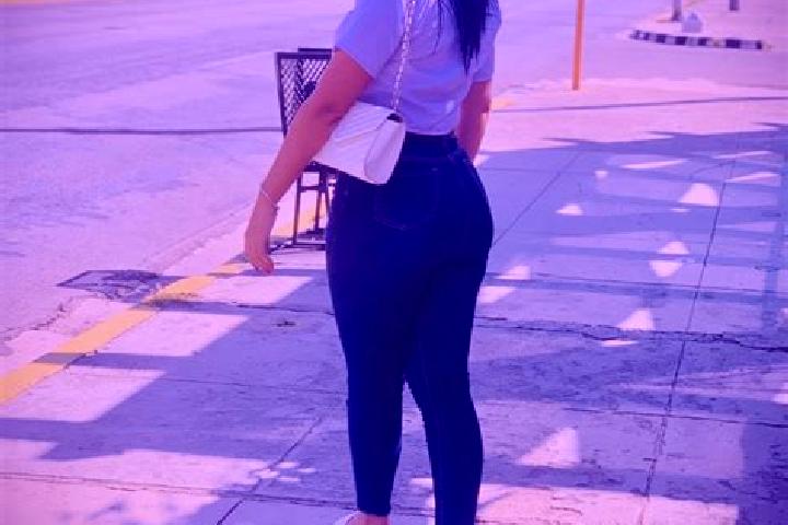 Chloe, 27 — Escort in Jovellanos, Cuba