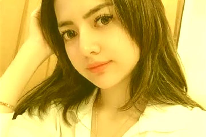 Chloe, 27 — Escort in Lebakkeusik, Indonesia