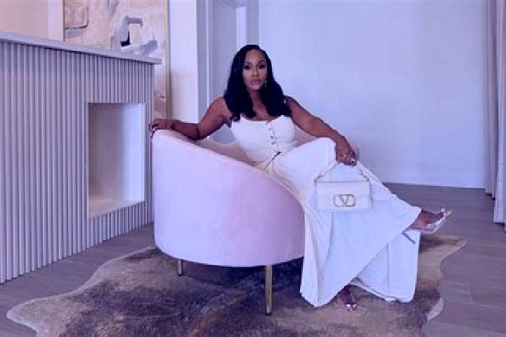 Chloe, 27 — Escort in Loleta, United States