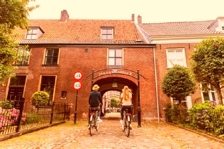 Chloe, 27 — Escort in Ravenstein, Netherlands