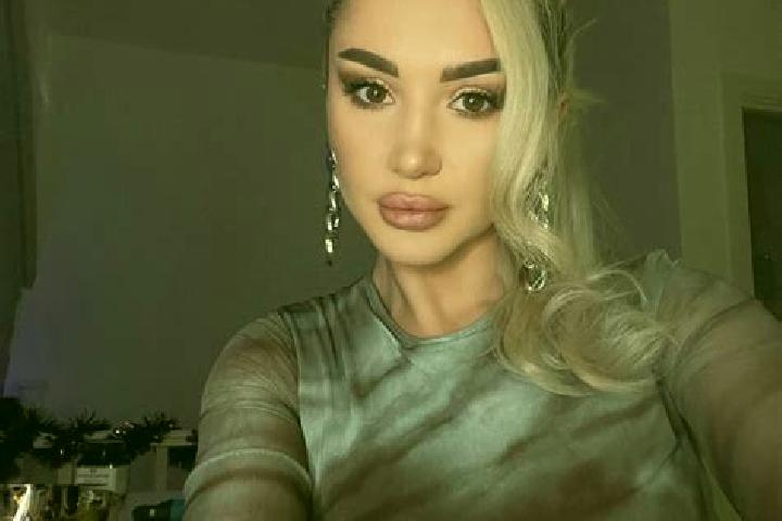 Chloe, 28, a black grey-eyed caribbean companion based in Oberwinterthur (Kreis 2) / Grueze. Offering GFE, Erotic Massage, BDSM, Striptease. Available for in...