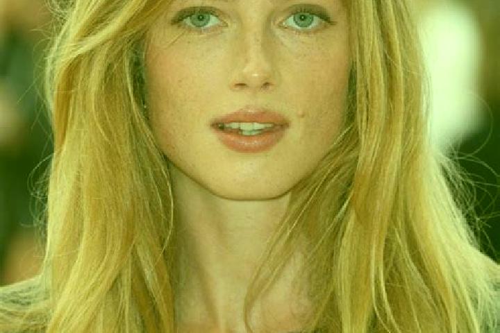 Chloe, 28, a blonde amber-eyed caribbean companion based in Sukawangsa. Offering CIM, Domination, Striptease. Available for incall and outcall, overnight boo...