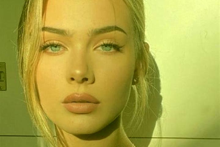 Chloe, 28, a blonde grey-eyed european companion based in Rouzerville. Offering A-Level, Massage, Domination. Available for incall and outcall, overnight boo...