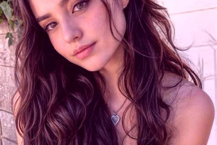 Chloe, 28, a brunette hazel-eyed asian companion based in Bagpinar. Offering Domination, A-Level, Travel Companion. Available for incall and outcall, overnig...