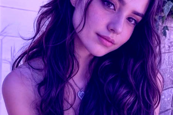 Chloe, 28, a brunette hazel-eyed slavic companion based in Sacey. Offering CIM, Girlfriend Experience. Available for incall and outcall, day and evening dates.