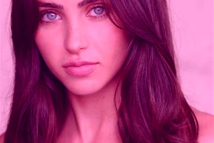 Chloe, 28, a dark blonde brown-eyed mediterranean companion based in Bollberg. Offering Overnight, CIM, Duos, Domination. Available for incall and outcall, o...