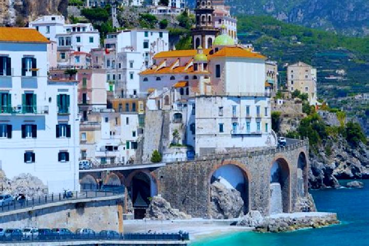 Chloe, 28 — Escort in Aidomaggiore, Italy