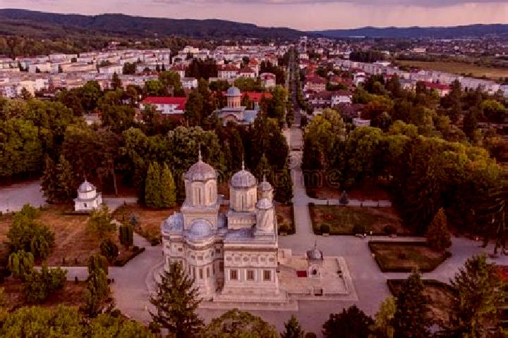 Chloe, 28 — Escort in Albesti-Muru, Romania