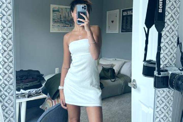 Chloe, 28 — Escort in Brambleton, United States