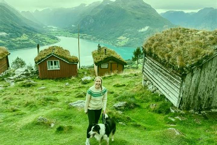 Chloe, 28 — Escort in Fjellfoten, Norway