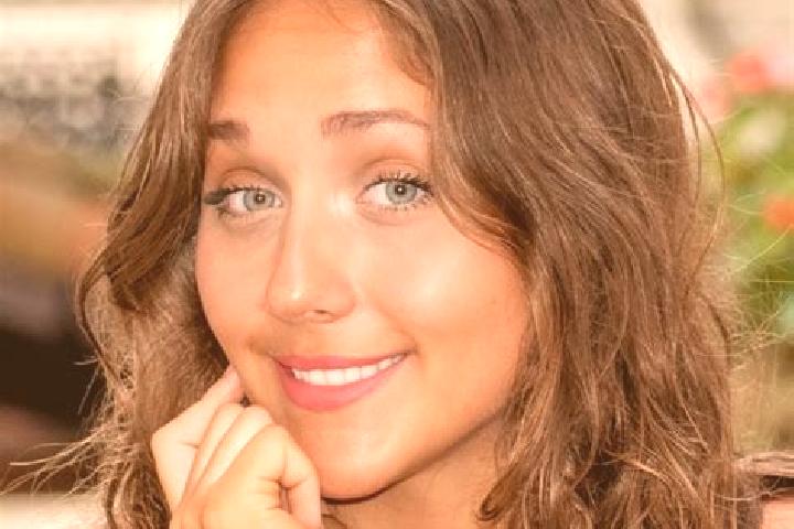 Chloe, 28 — Escort in Hutchins, United States